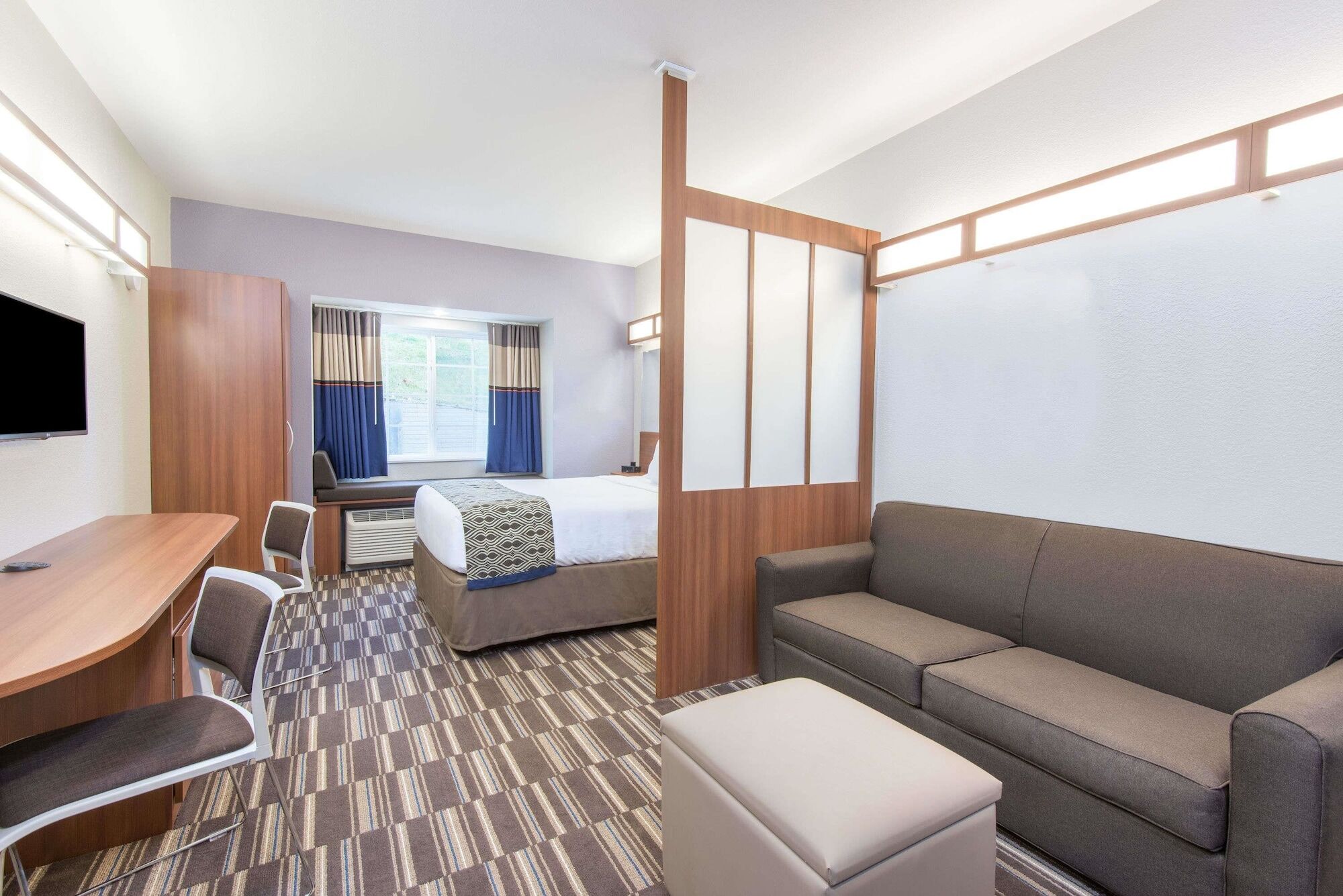 Microtel Inn & Suites By Wyndham Cadiz Exterior foto